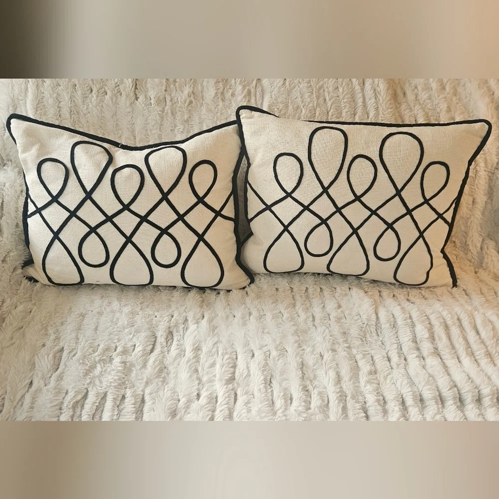 Set Of Two Ivory & Black Luxury Down Filled Pillows Beautiful Set 14 X 8
